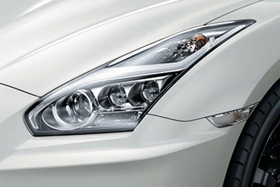 GT-R Nismo Headlight