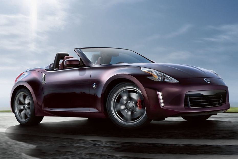 Nissan 370Z Roadster Front Cross Side View