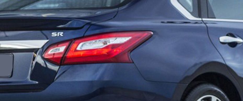 Altima (2012-2016) Tail light