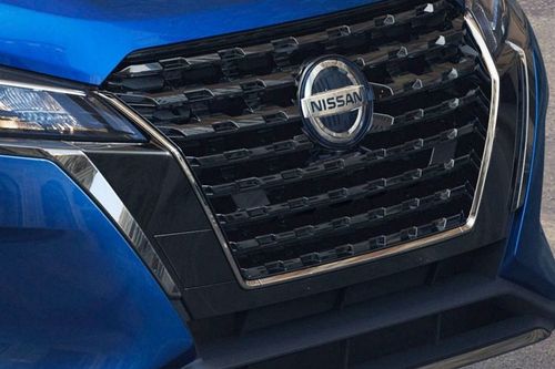 Kicks (2020-2023) Grille View