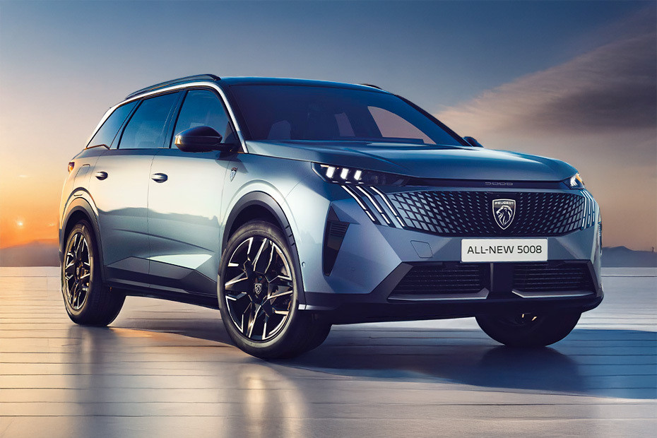 Peugeot 5008 Front Medium View
