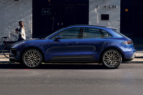 Macan Side view