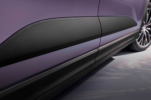 Macan Electric Front angle low view