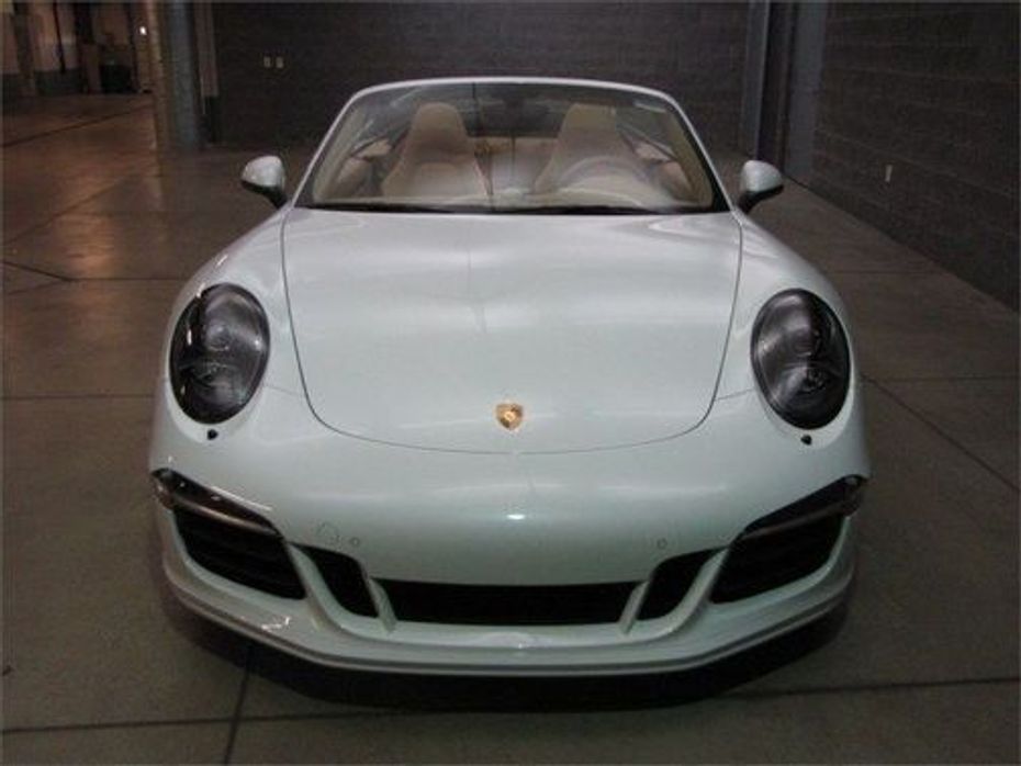 Full Front View of 911 Carrera GTS Cabriolet