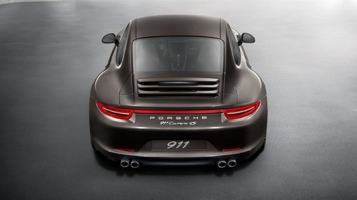 Full Rear View of Porsche 911 Carrera 4S