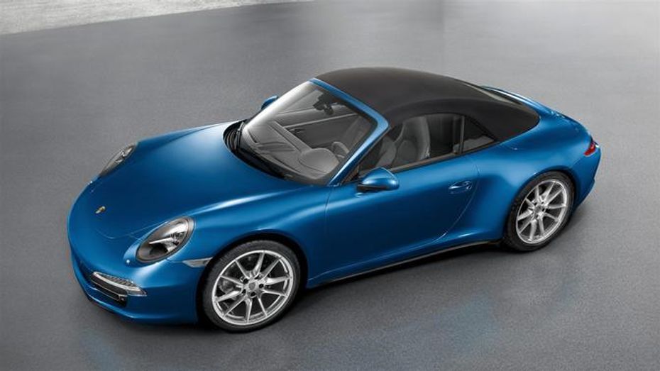 911 Carrera 4 Cabriolet Front angle low view
