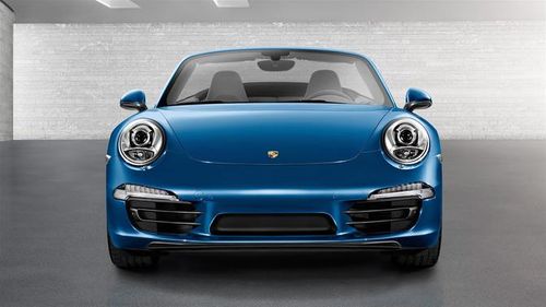 Full Front View of 911 Carrera 4 Cabriolet