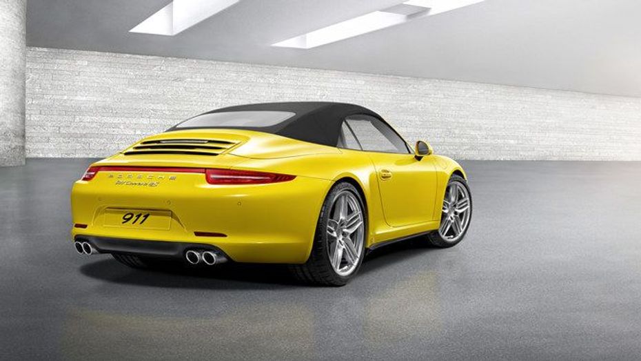 911 Carrera 4S Cabriolet Rear angle view