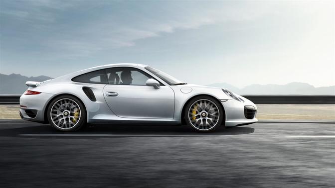 911 Turbo S Side view