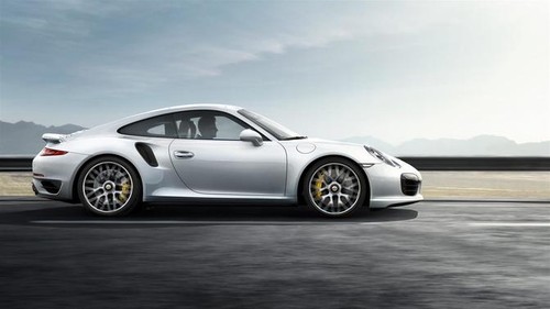 911 Turbo S Side view