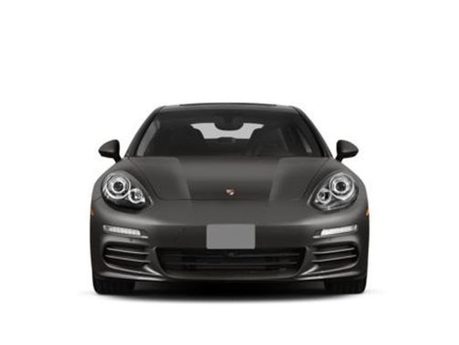 Full Front View of Panamera S E-Hybrid