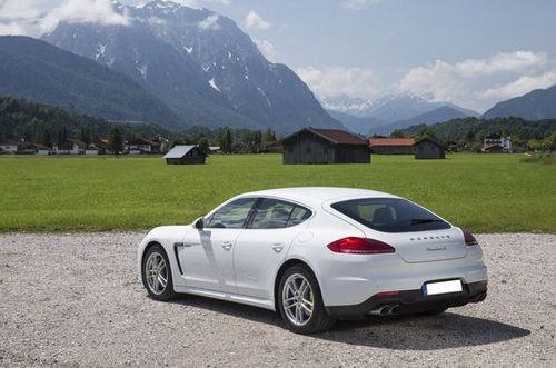 Panamera S E-Hybrid Side view