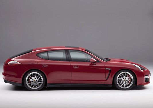 Panamera GTS Side view