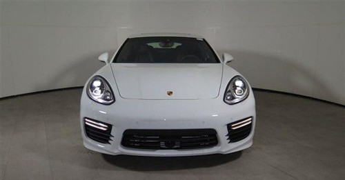 Full Front View of Panamera Turbo S Executive