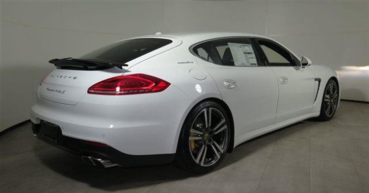 Panamera Turbo S Executive Rear angle view