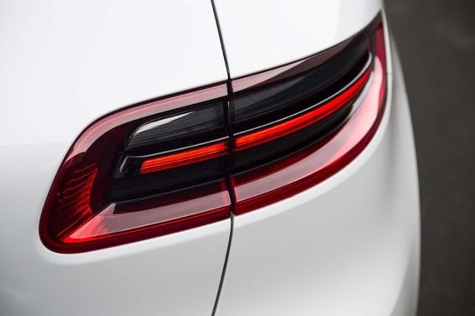 Macan Turbo-2015 Tail light