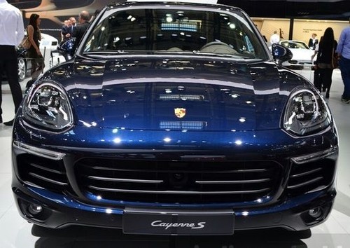 Full Front View of Cayenne S Diesel