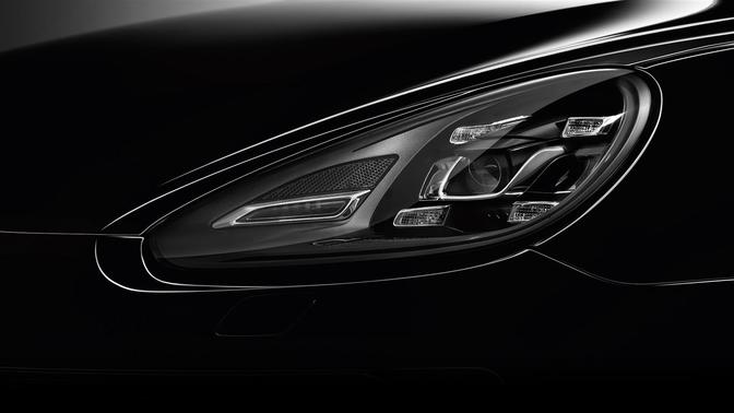 Cayenne Turbo S Headlight