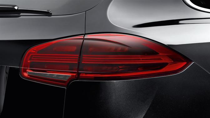 Cayenne Turbo S Tail light
