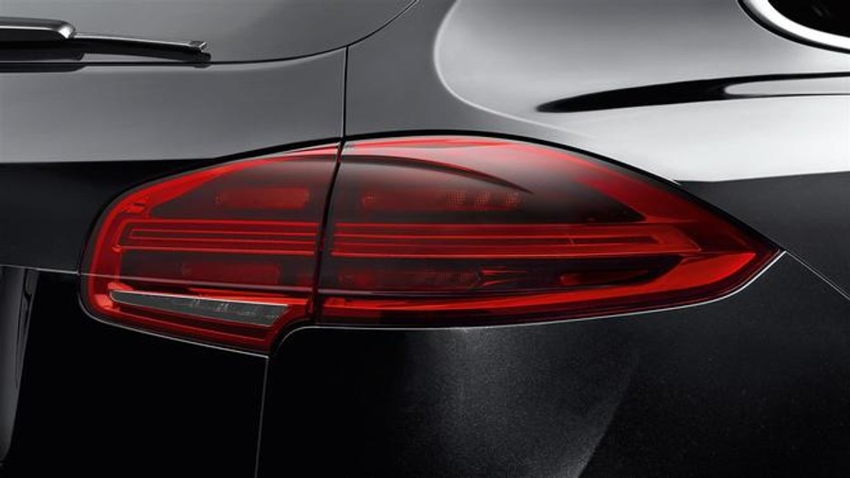 Cayenne Turbo S Tail light