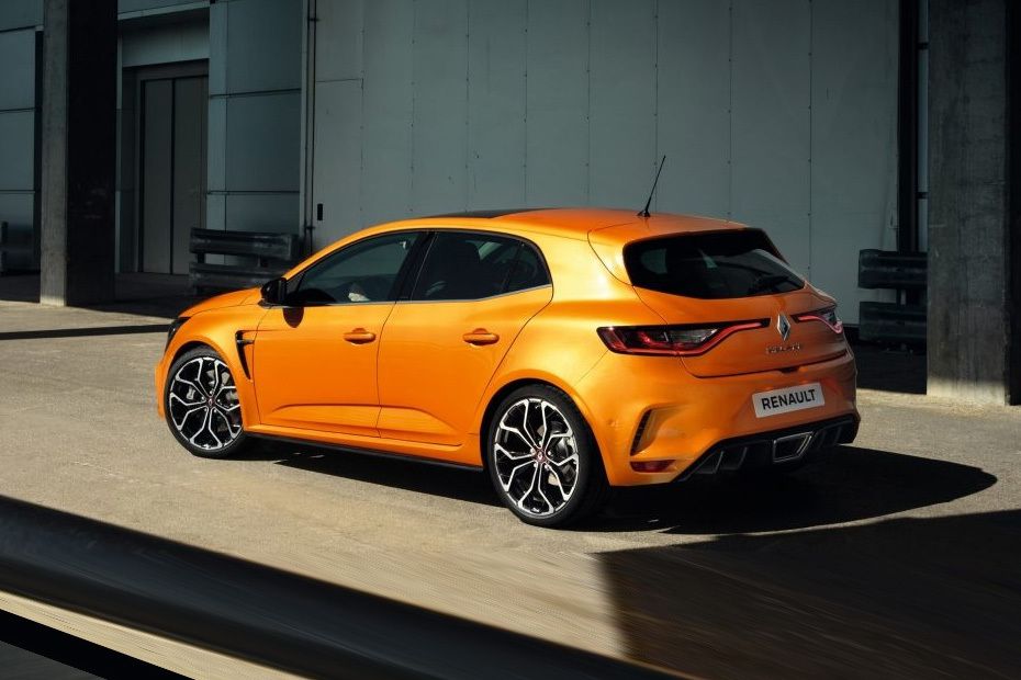 Rear Cross Side View of Renault Megane RS