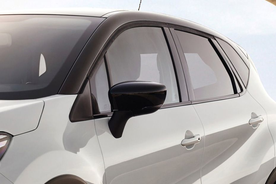 Renault Captur Drivers Side Mirror Front Angle