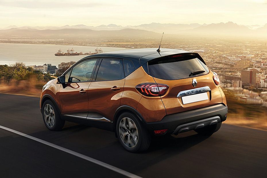 Rear Cross Side View of Renault Captur