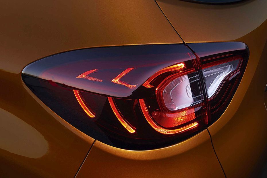 Captur Tail light