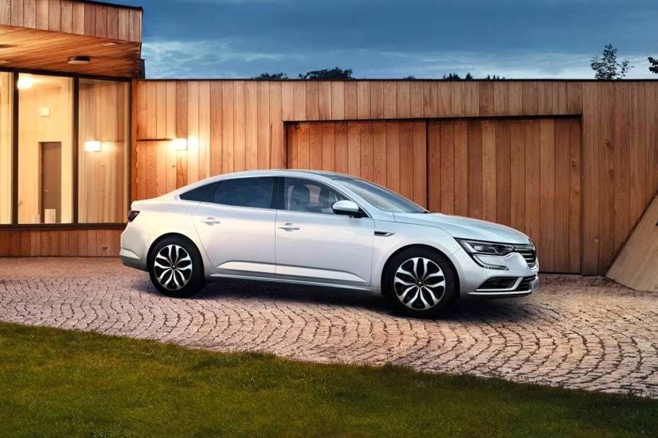 Renault Talisman Front Cross Side View