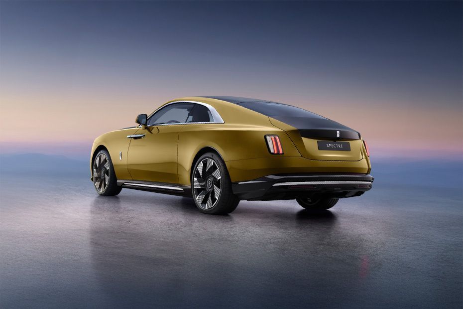 Rear Cross Side View of Rolls Royce Spectre