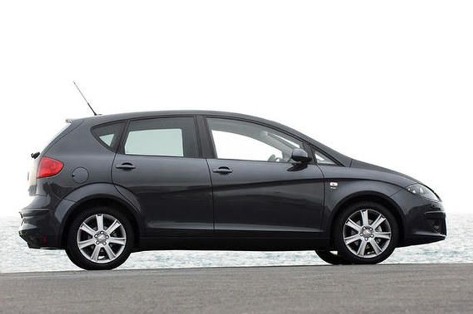 ALTEA  XL Side view