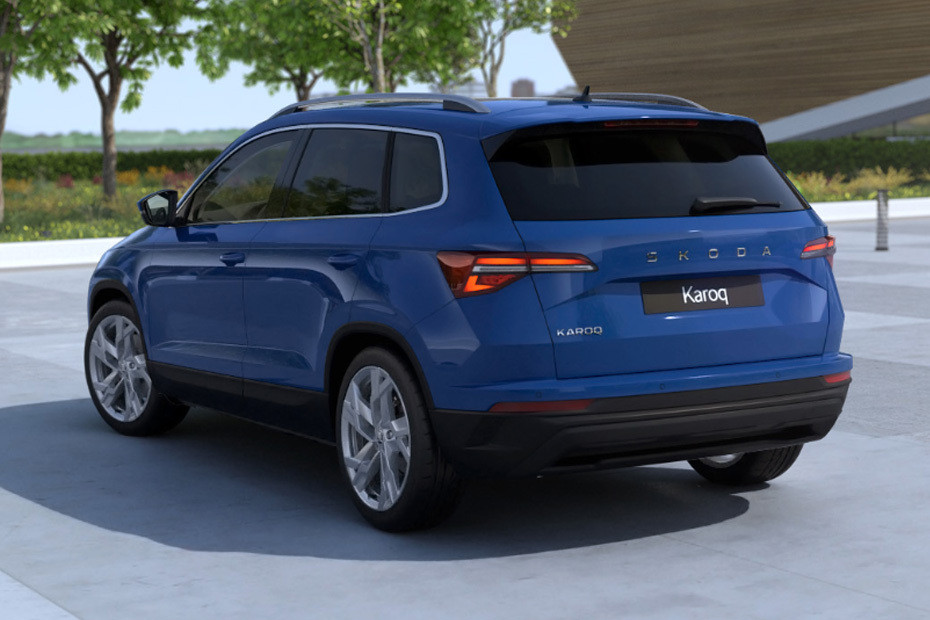 Rear Cross Side View of Skoda Karoq