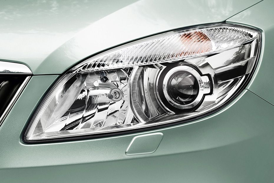 Fabia Headlight