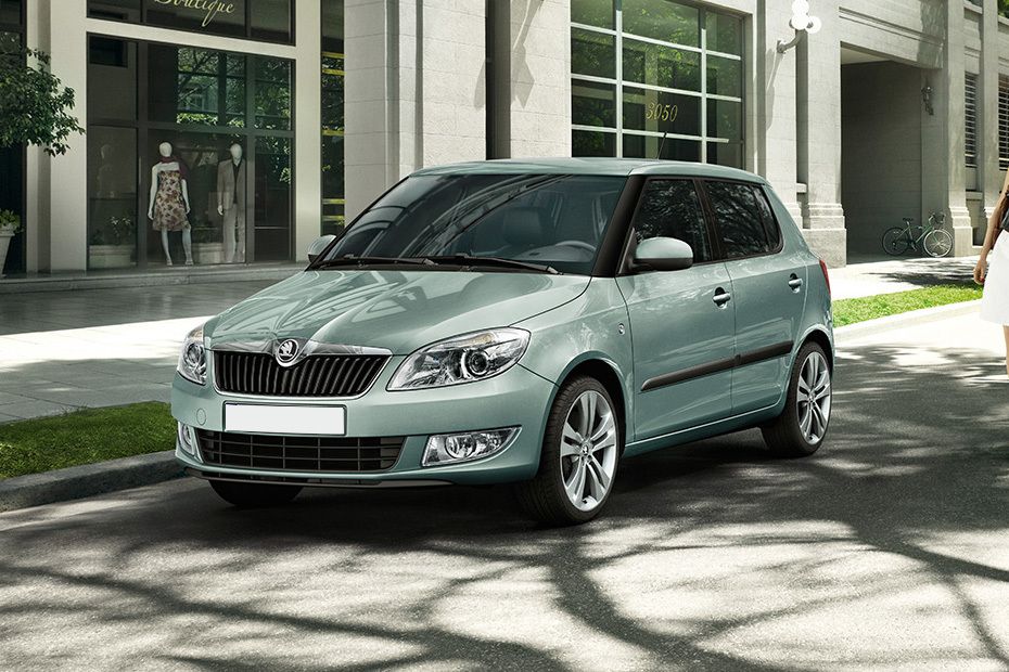 Skoda Fabia Side Medium View