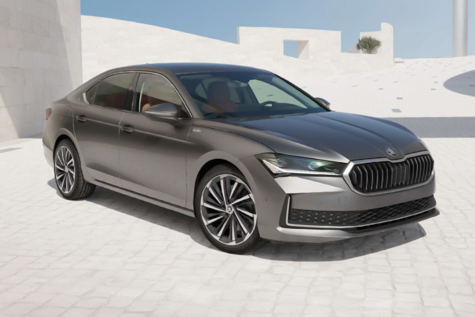 Skoda Superb Front Cross Side View