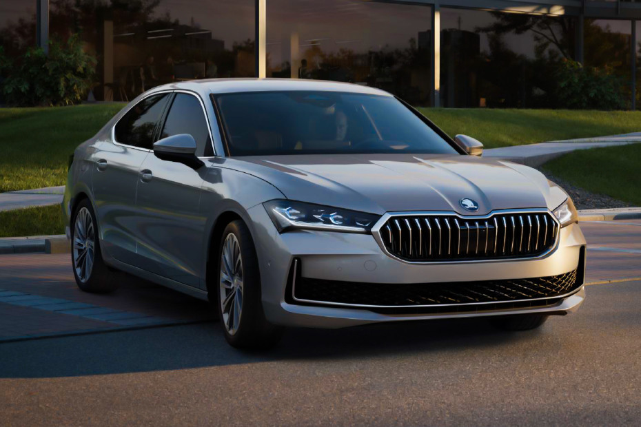 Skoda Superb Front Medium View