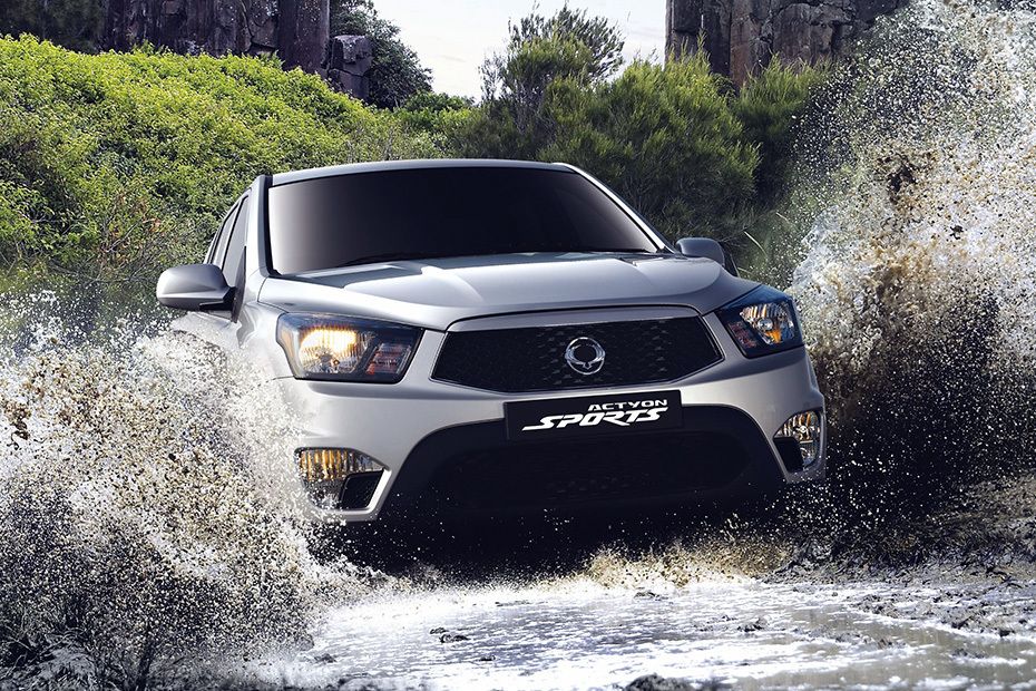 Ssangyong Actyon Sport Front Cross Side View