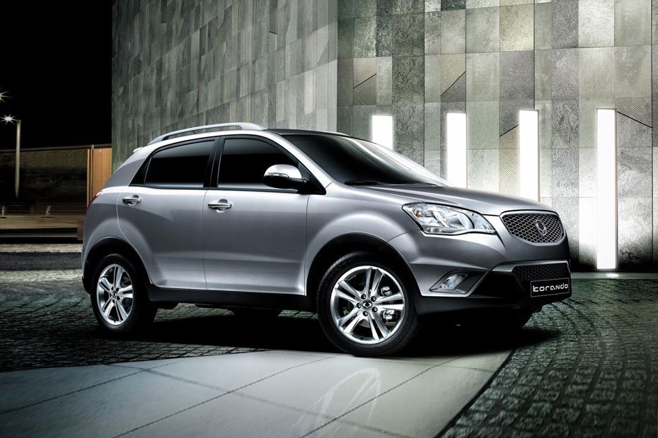 Ssangyong Korando Front Cross Side View