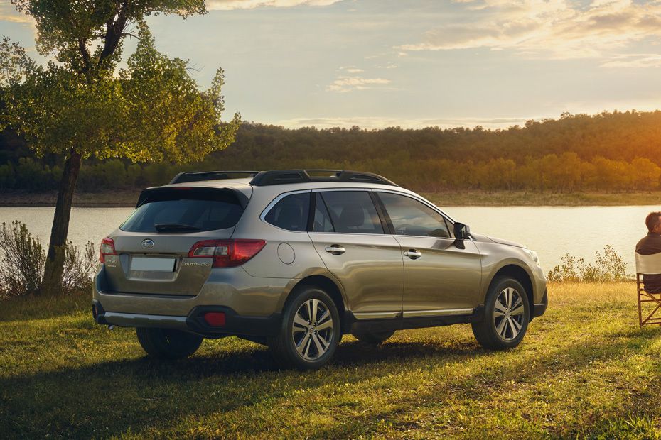 Outback (2012-2021) Rear angle view