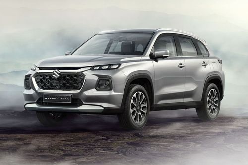 Grand Vitara Front angle low view