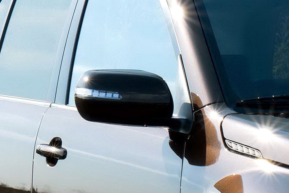 Suzuki Grand Vitara (2022-2023) Drivers Side Mirror Front Angle