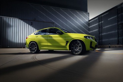 X4 M Rear Medium Side View
