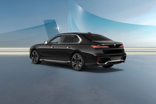 Rear Cross Side View of BMW 7 Series