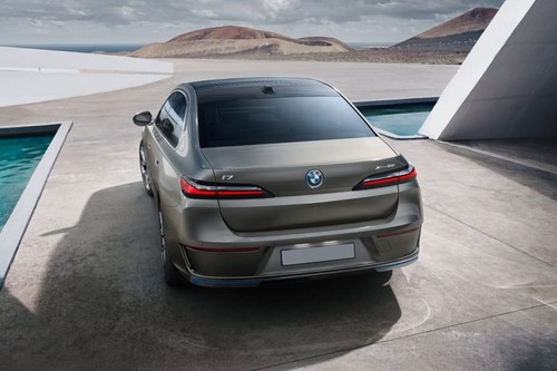 Full Rear View of BMW i7