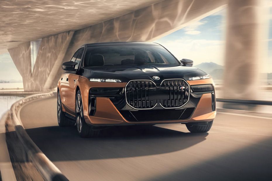 i7 Medium Angle Front View