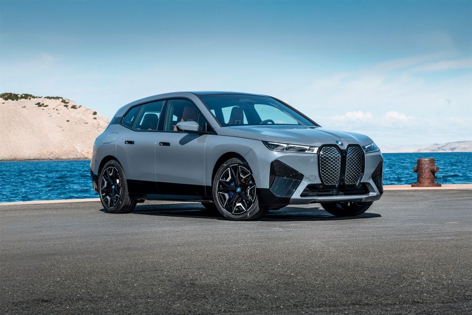 BMW IX Front Medium View