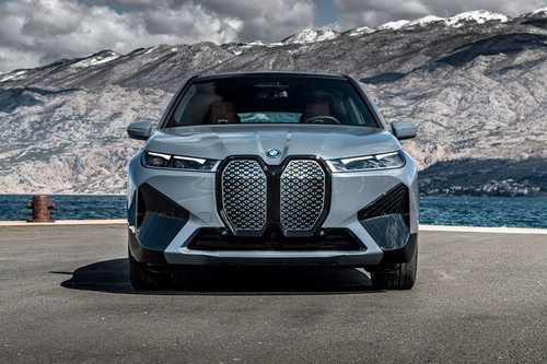 Full Front View of IX