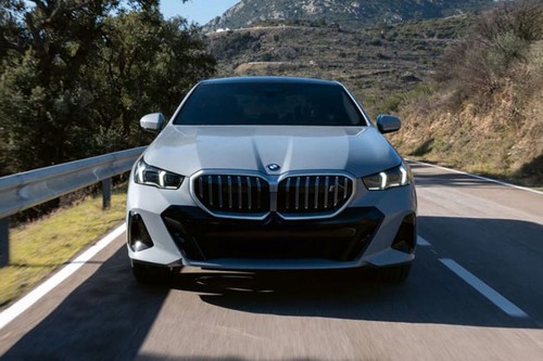Full Front View of i5