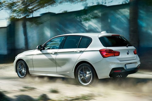 Rear Cross Side View of BMW 1 Series 5 Door