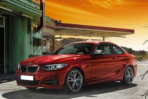 2 Series Coupe (2022-2023) Front angle low view